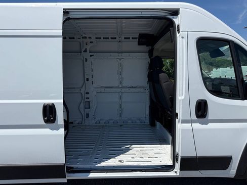 Used 2023 RAM ProMaster 3500 FWD image 24