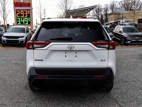 Used 2020 Toyota RAV4 XLE image 5