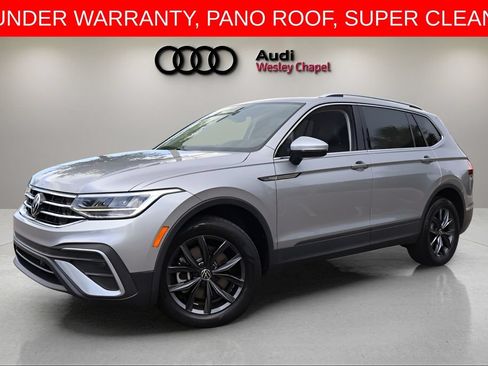 Used 2023 Volkswagen Tiguan SE w/ Panoramic Sunroof Package FWD image 1