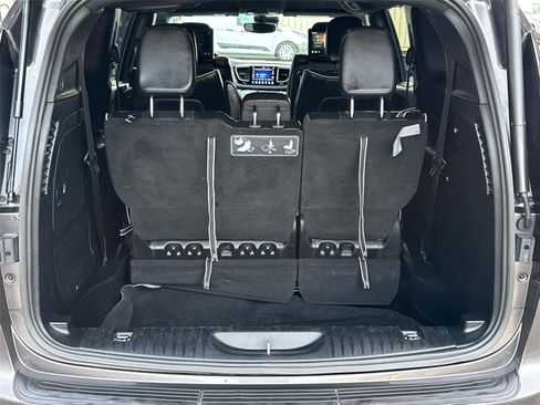 Used 2020 Chrysler Pacifica Limited w/ Advanced Safetytec Group image 9