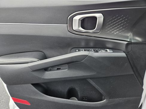 Used 2023 Kia Sorento LX image 30