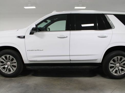 Used 2024 GMC Yukon Denali image 6