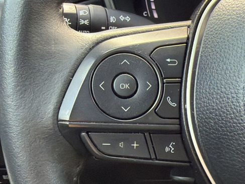 Certified 2024 Toyota Corolla Cross XLE FWD image 17