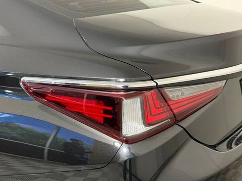 Used 2022 Lexus ES 350 w/ Premium Package FWD image 13