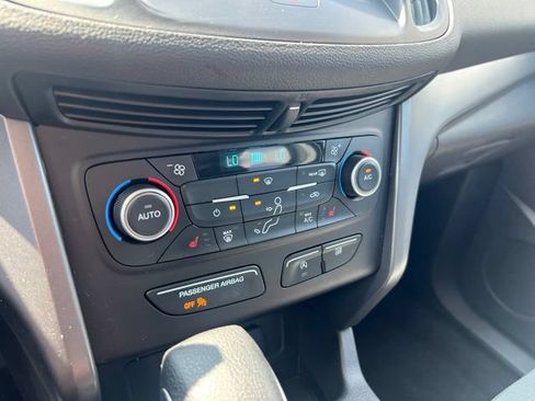 Certified 2018 Ford Escape SE w/ SE Sync 3 Package AWD/4WD image 16