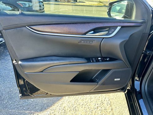 Used 2019 Cadillac XTS Luxury FWD image 14