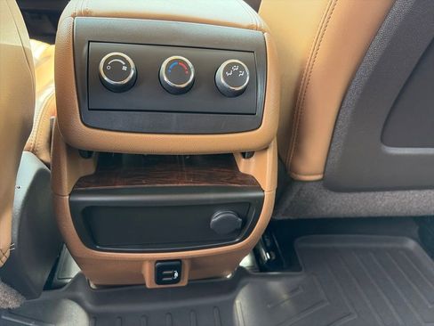 Used 2017 Buick Enclave Leather FWD image 12