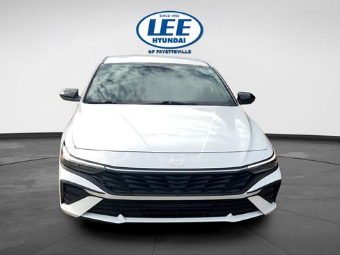 Certified 2025 Hyundai Elantra Sport image 2