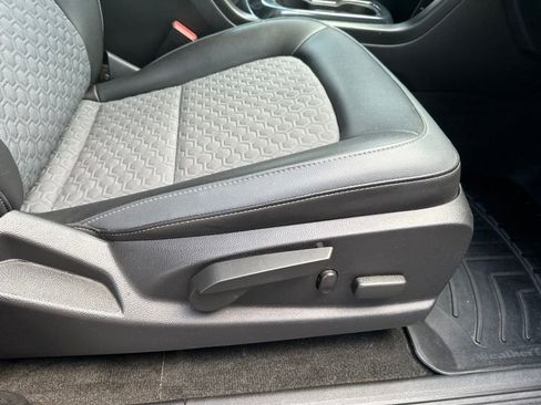 Used 2018 Chevrolet Colorado Z71 w/ Centennial Edition AWD/4WD image 9