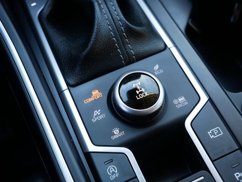 Certified 2023 Kia Sorento X-Line EX image 32