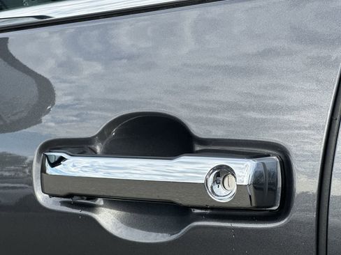 New 2026 Toyota Tundra Limited AWD/4WD image 38