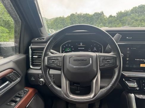 Used 2024 GMC Sierra 3500 Denali Ultimate AWD/4WD image 10
