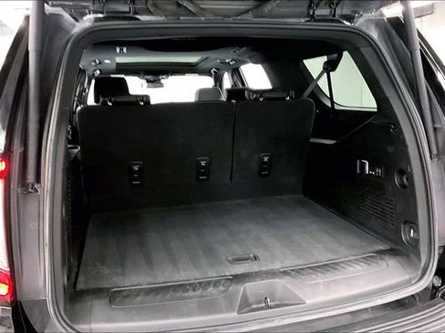 Used 2023 GMC Yukon XL SLT w/ SLT Premium Package image 39