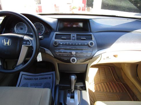Used 2011 Honda Accord LX-P image 8