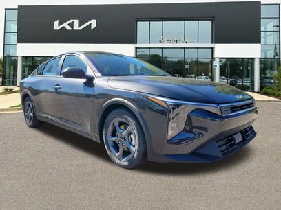 New 2025 Kia K4 LXS