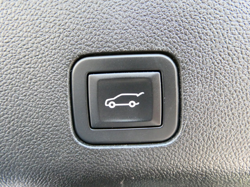 Certified 2025 Chevrolet Suburban Z71 w/ Comfort Package AWD/4WD image 20