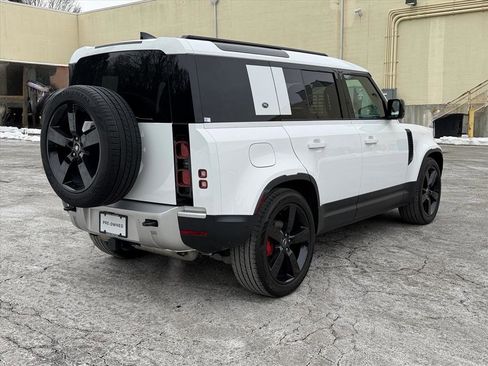 Used 2024 Land Rover Defender 110 S image 4