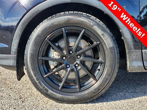 Used 2017 Ford Escape SE w/ SE Leather Comfort Package image 10