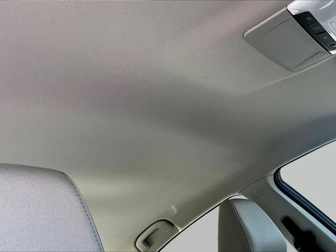 Used 2025 Nissan Altima 2.5 SV FWD image 14