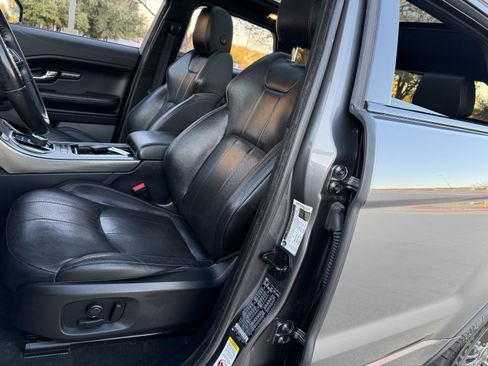 Used 2019 Land Rover Range Rover Evoque SE Premium image 22