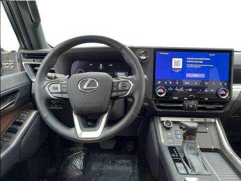 Used 2025 Lexus GX 550 w/ Cold Area Package AWD/4WD image 37