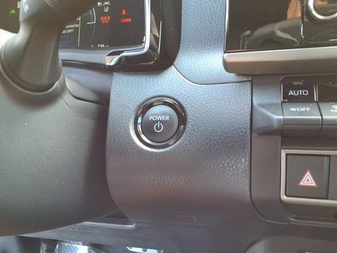 Used 2025 Toyota Camry SE w/ Convenience Package image 44