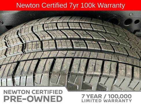 Used 2025 Nissan Frontier SV RWD image 42