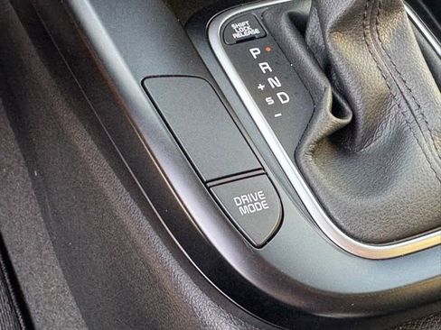 Certified 2025 Kia Soul LX w/ LX Technology Package FWD image 19