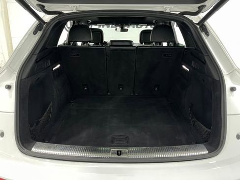 Used 2018 Audi SQ5 Premium Plus w/ Navigation Package image 27