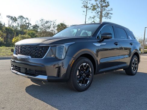 New 2026 Kia Sorento S FWD image 9