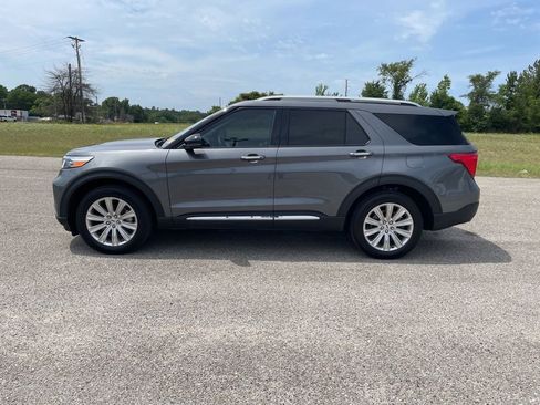 Used 2023 Ford Explorer Limited w/ Limited Technology Package AWD/4WD image 2