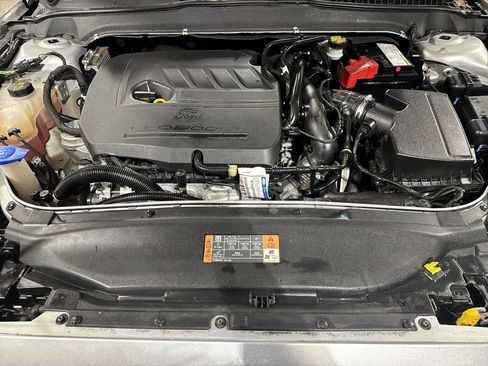 Used 2016 Ford Fusion SE w/ Equipment Group 202A image 32