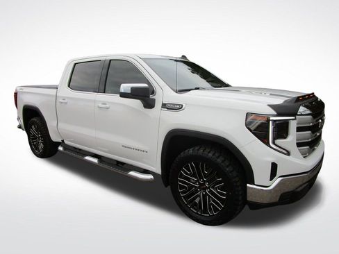 Used 2024 GMC Sierra 1500 SLE w/ X31 Off-Road Package image 6