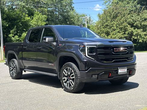 Used 2024 GMC Sierra 1500 AT4 w/ Technology Package AWD/4WD image 8