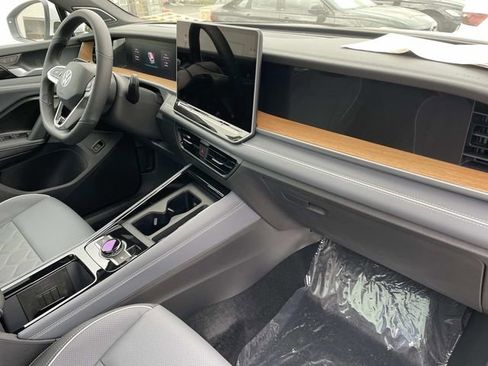 New 2026 Volkswagen Tiguan SEL R-Line image 29