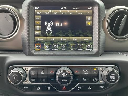 Used 2021 Jeep Wrangler Unlimited Sport AWD/4WD image 17