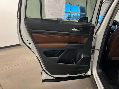 Used 2022 Volkswagen Atlas SE w/ Panoramic Sunroof Package image 31