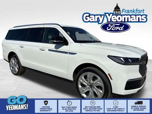 Used 2025 Lincoln Navigator L Reserve image 1