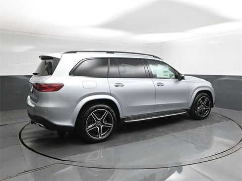 New 2026 Mercedes-Benz GLS 450 4MATIC image 7