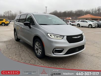 New 2026 Chrysler Pacifica Limited