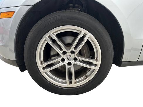 Used 2019 Porsche Macan AWD/4WD image 9