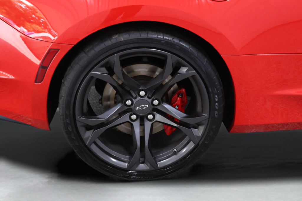 Used 2021 Chevrolet Camaro SS RWD image 32