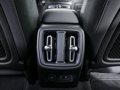 Certified 2025 Volvo XC40 B5 Plus image 21