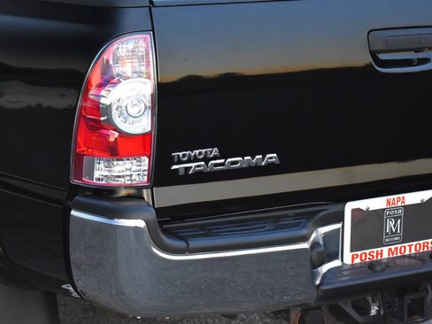 Used 2015 Toyota Tacoma 4x4 Double Cab w/ TRD Off-Road Package image 16