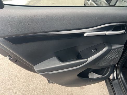 Certified 2022 Kia Seltos LX image 10