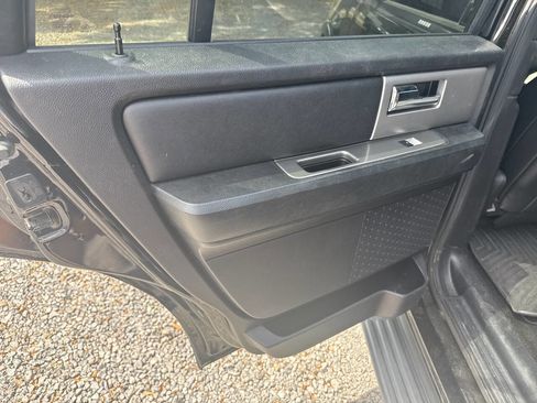 Used 2017 Ford Expedition XLT w/ Equipment Group 202A image 13