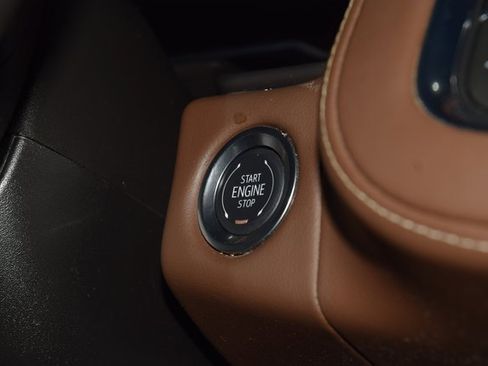 Used 2024 Chevrolet Suburban High Country image 33