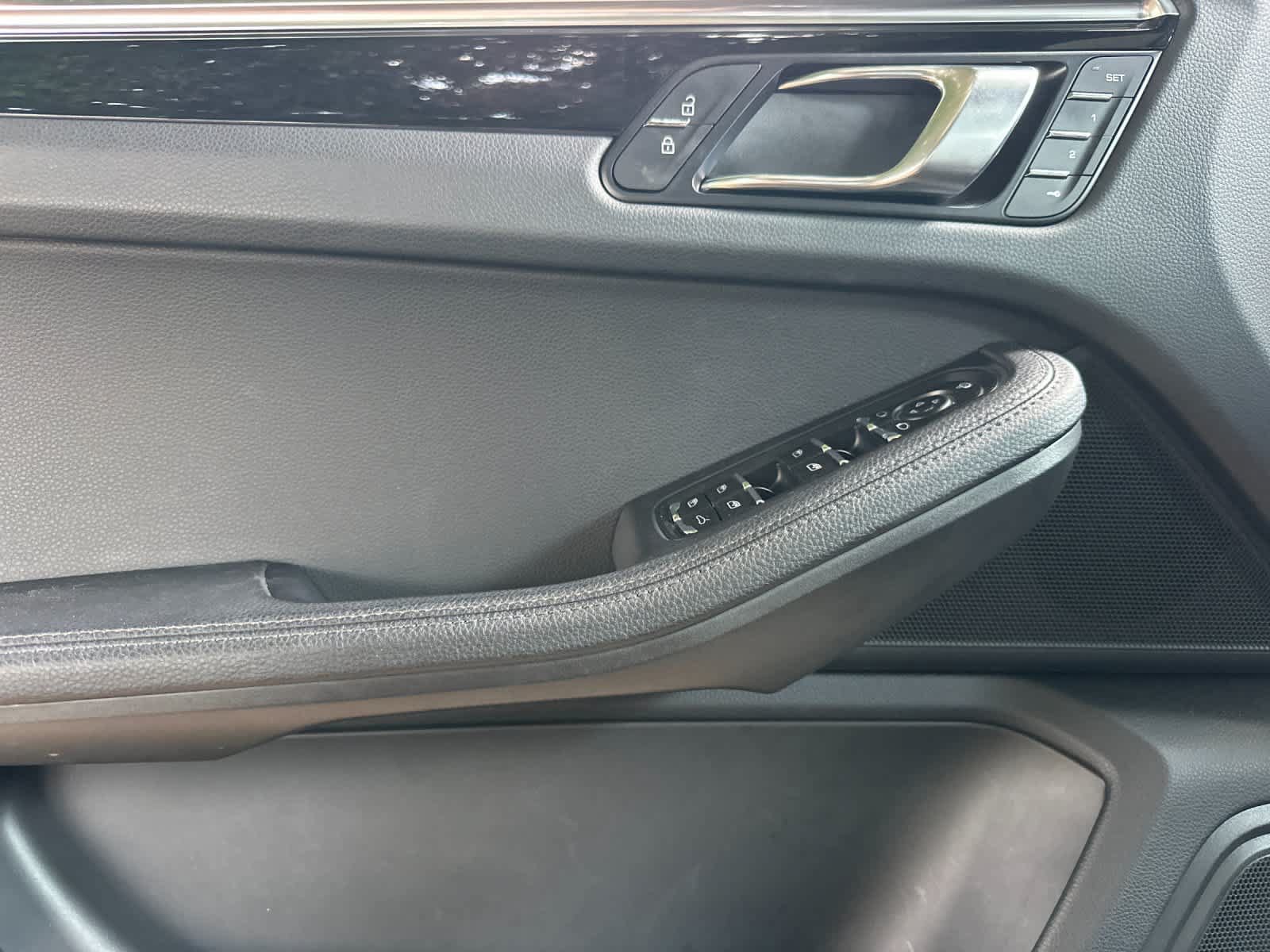 Certified 2024 Porsche Macan AWD/4WD image 12