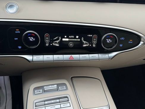Used 2023 Genesis GV70 2.5T image 33