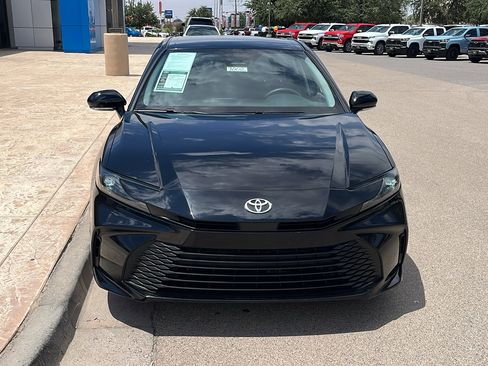 Used 2025 Toyota Camry LE FWD image 2